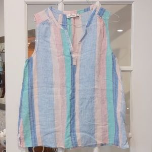 EUC Vineyard Vines linen top size L runs big